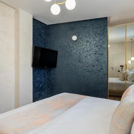 Manu Art Living Signature Center Apartmán *