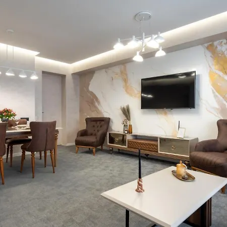 Manu Art Living Signature Center *