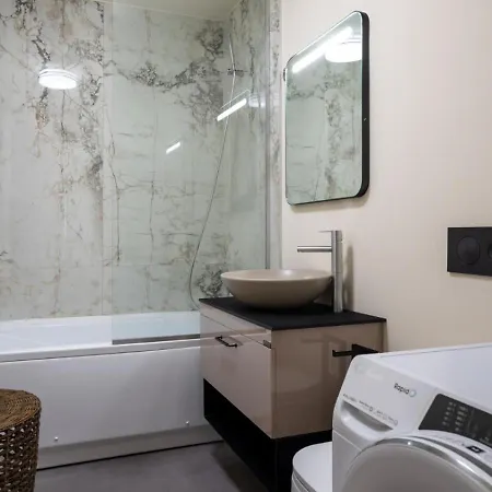 Manu Art Living Signature Center Apartmán *