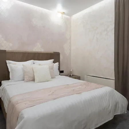 Manu Art Living Signature Victoriei * Бухарест